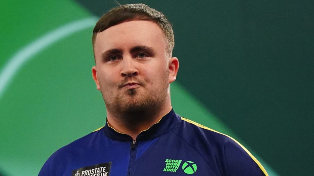 Luke Littler mengirimkan peringatan oleh Ryan Joyce menjelang pertandingan putaran keempat Kejuaraan Darts Dunia di Alexandra Palace | Berita Dart