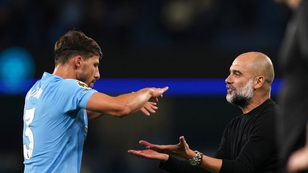 Ruben Dias: Bos Man City Pep Guardiola mengonfirmasi bek akan absen ‘tiga hingga empat minggu’ karena cedera otot | Berita Sepak Bola