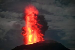 Aktivitas Vulkanik Tiga Gunung Berapi Meningkat, BNPB Fokus Siaga Darurat