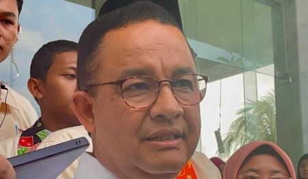 Anies Baswedan Tanggapi Kasus Anak yang Divonis Duduk di Lantai karena Menunggak SPP