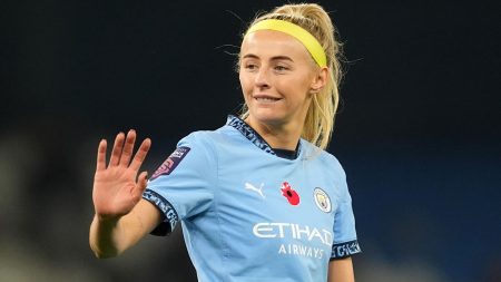 Chloe Kelly: Manchester City Forward menolak Brighton di tengah minat United Manchester | Berita sepak bola