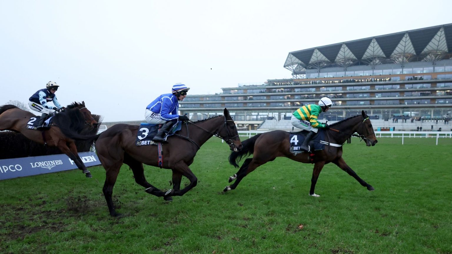 Clarence House Chase: Jonbon yang fenomenal terlalu bagus untuk Energumene dalam pertandingan Ascot saat Nicky Henderson menatap Cheltenham | Berita Balapan