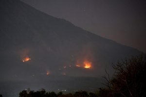 Cuaca Ekstrem, Masyarakat Diminta Tak Mendaki Gunung Agung