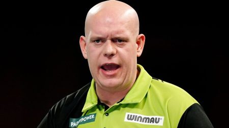 Dutch Darts Masters: Michael van Gerwen akan kembali setelah kalah dari Luke Littler di final World Darts Championship | Berita Dart