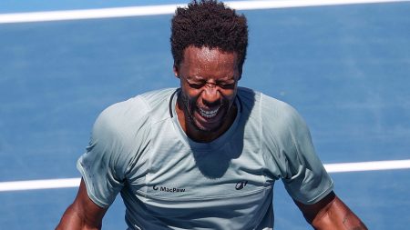 Gael Monfils memecahkan rekor Roger Federer sebagai pemenang turnamen ATP Tour tertua di ASB Classic | Berita Tenis