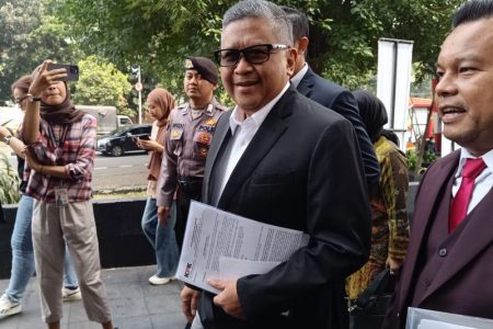 Gerindra membantah Hasto tidak ditahan karena Megawati menelepon Prabowo