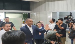 Kunjungi Kemenpora, Patrick Kluivert meminta agar rumput GBK harus sempurna