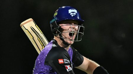 Liga Big Bash: 39-ball ton yang menyamai rekor Mitch Owen membawa Hobart Hurricanes meraih kemenangan atas Sydney Thunder | Berita Kriket