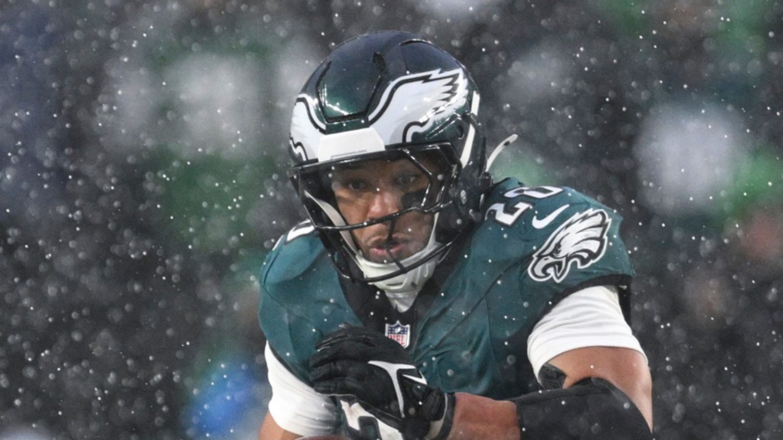 Los Angeles Rams 22-28 Philadelphia Eagles: Saquon Barkley membintangi salju saat Eagles mencapai Pertandingan Kejuaraan NFC | Berita NFL