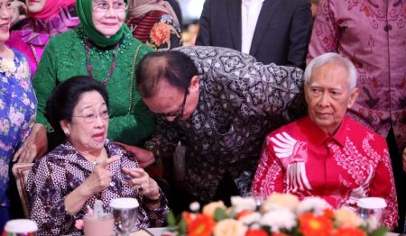 Megawati memberikan 2 pilihan kepada kader PDIP yang tidak patuh, mundur atau dipecat