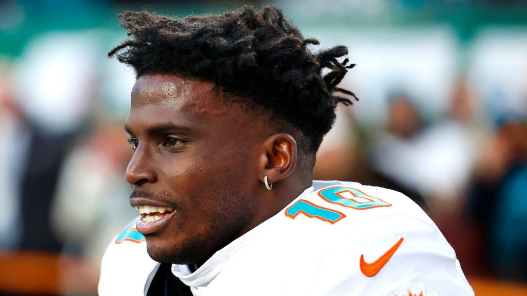 NFL: Tyreek Hill mengindikasikan dia ingin keluar dari Miami Dolphins setelah gagal lolos ke babak playoff | Berita NFL