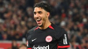 Omar Marmoush: Man City pada prinsipnya menyetujui kesepakatan dengan penyerang saat Eintracht Frankfurt menunggu tawaran | Berita Sepak Bola