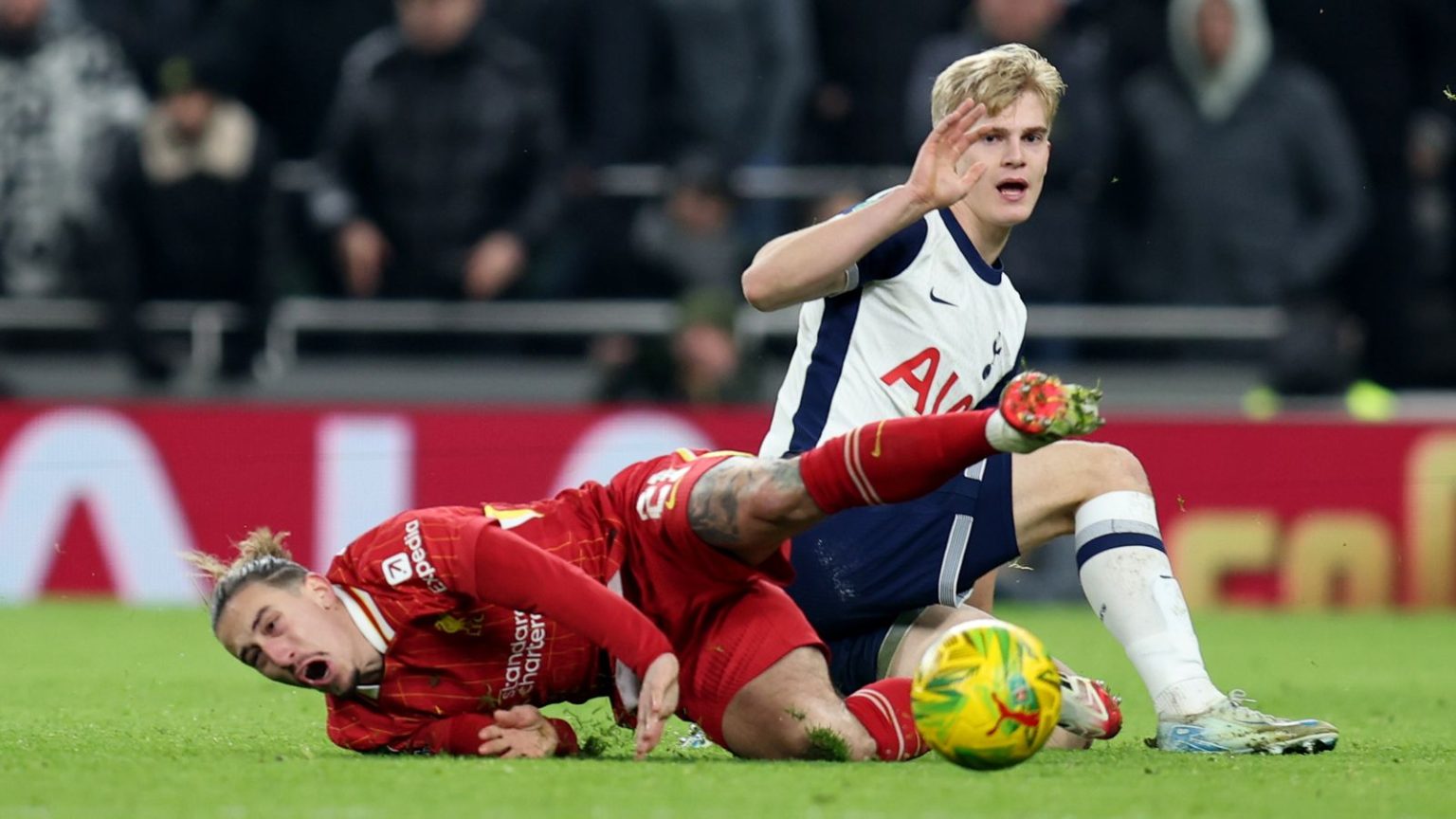 ‘Penjahat Liverpool, pahlawan Spurs!’ | Haruskah Bergvall mendapat kartu merah sebelum mencetak gol kemenangan?