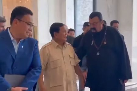 Prabowo Bertemu Aktor Hollywood Steven Seagel