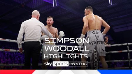 Sorotan: Woodall dari Simpson TKO setelah penghentian awal yang kontroversial