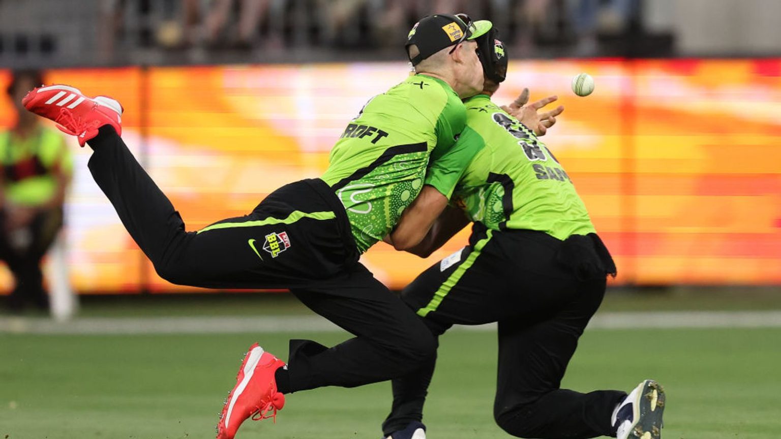 Tabrakan Big Bash League: Cameron Bancroft dari Sydney Thunder dan Daniel Sams ‘sadar’ tetapi mengalami tanda-tanda gegar otak | Berita Kriket