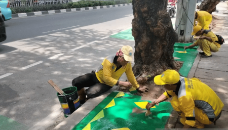 Tingkatkan Kenyamanan Pengguna, Jaksel Bangun Trotoar dan Pelengkap Jalan