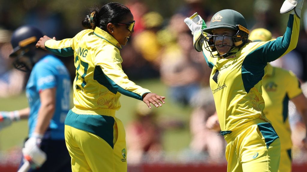 Women’s Ashes: Australia mengalahkan Inggris dalam film thriller ODI kedua dengan skor rendah untuk memperpanjang keunggulan seri | Berita Kriket