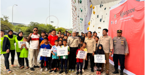 Anggota DPRD meminta pemerintah provinsi Jakarta untuk membangun pendakian dinding di sekolah dan gor