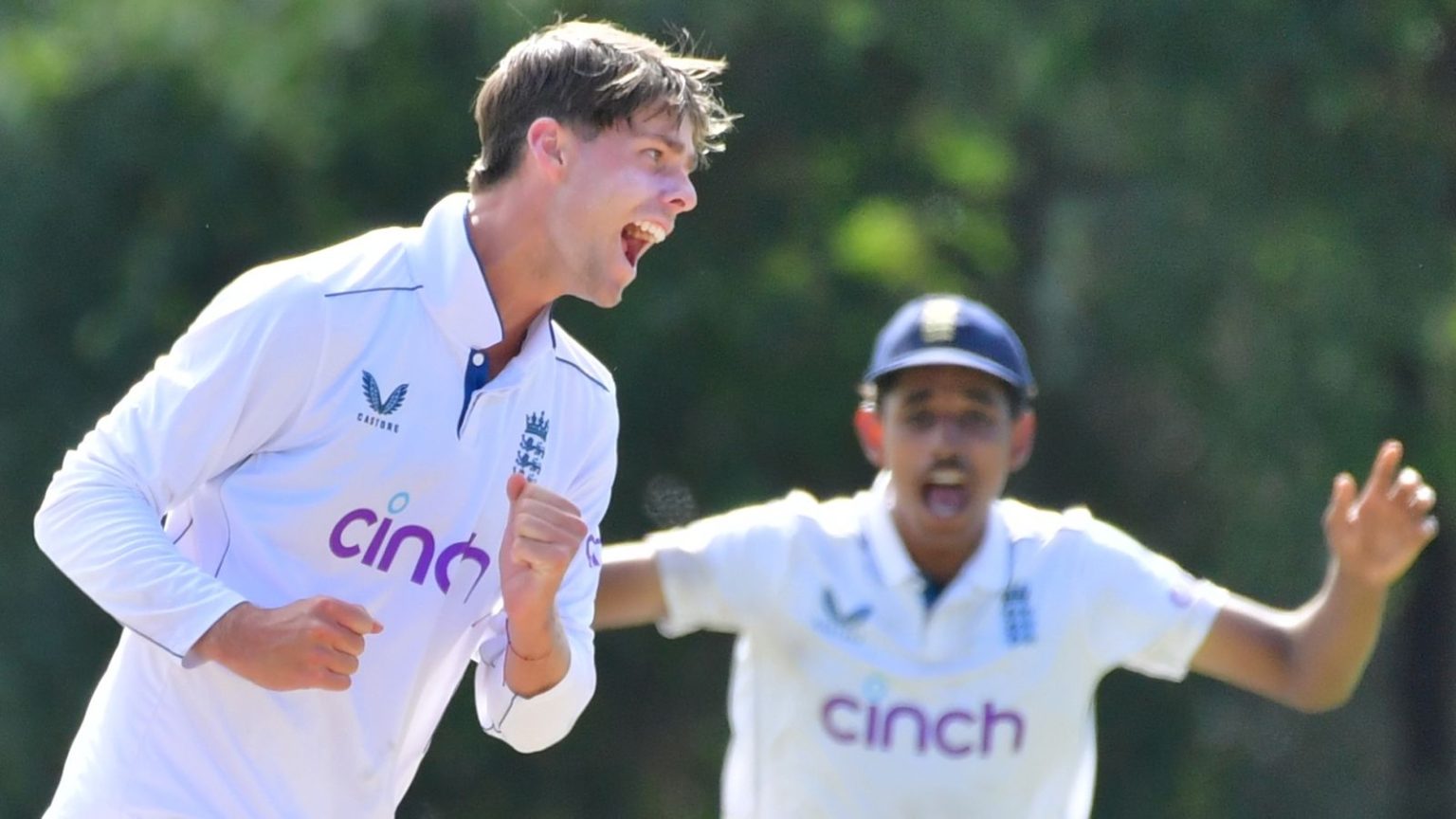 Archie Vaughan, pemenang putra Ashes Michael, bintang dengan enam wicket sebagai seri uji uji Inggris U19 di Afrika Selatan | Berita kriket