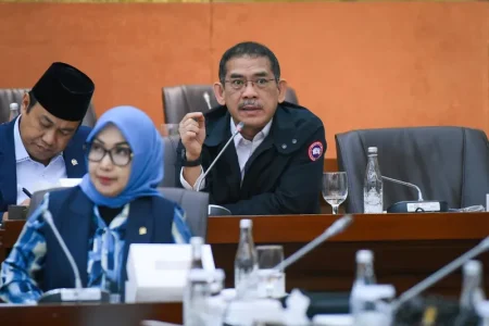 Asep Wahyuwijaya mendukung efisiensi tetapi kementerian harus selaras dengan visi Presiden