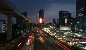 Bahu jalan tol Semanggi-cawang dibuka untuk mengurangi kemacetan