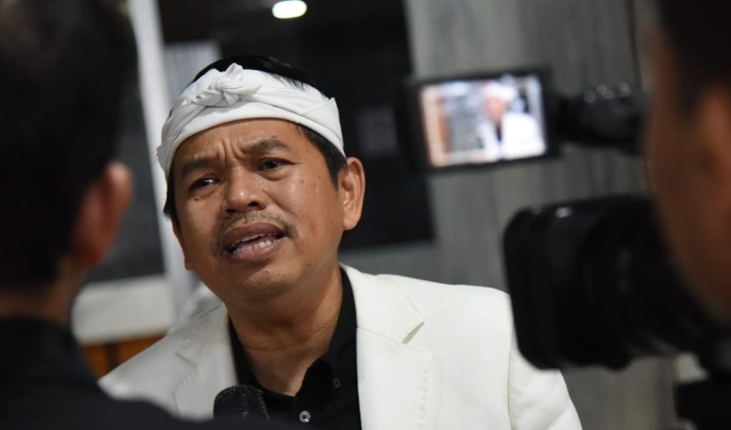 Baru saja diresmikan, Dedi Mulyadi segera memindahkan kepala sekolah Sman 6 Depok