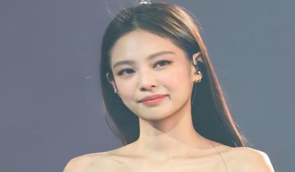 Baru saja dirilis, single ekstral Jennie Blackpink segera menjadi tren ada kolaborasi yang mengejutkan