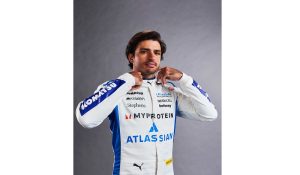 Carlos Sainz terus mencoba beradaptasi dengan Williams