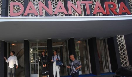 Dan antara tidak dapat diaudit oleh BPK, pengamat dalam audit internal