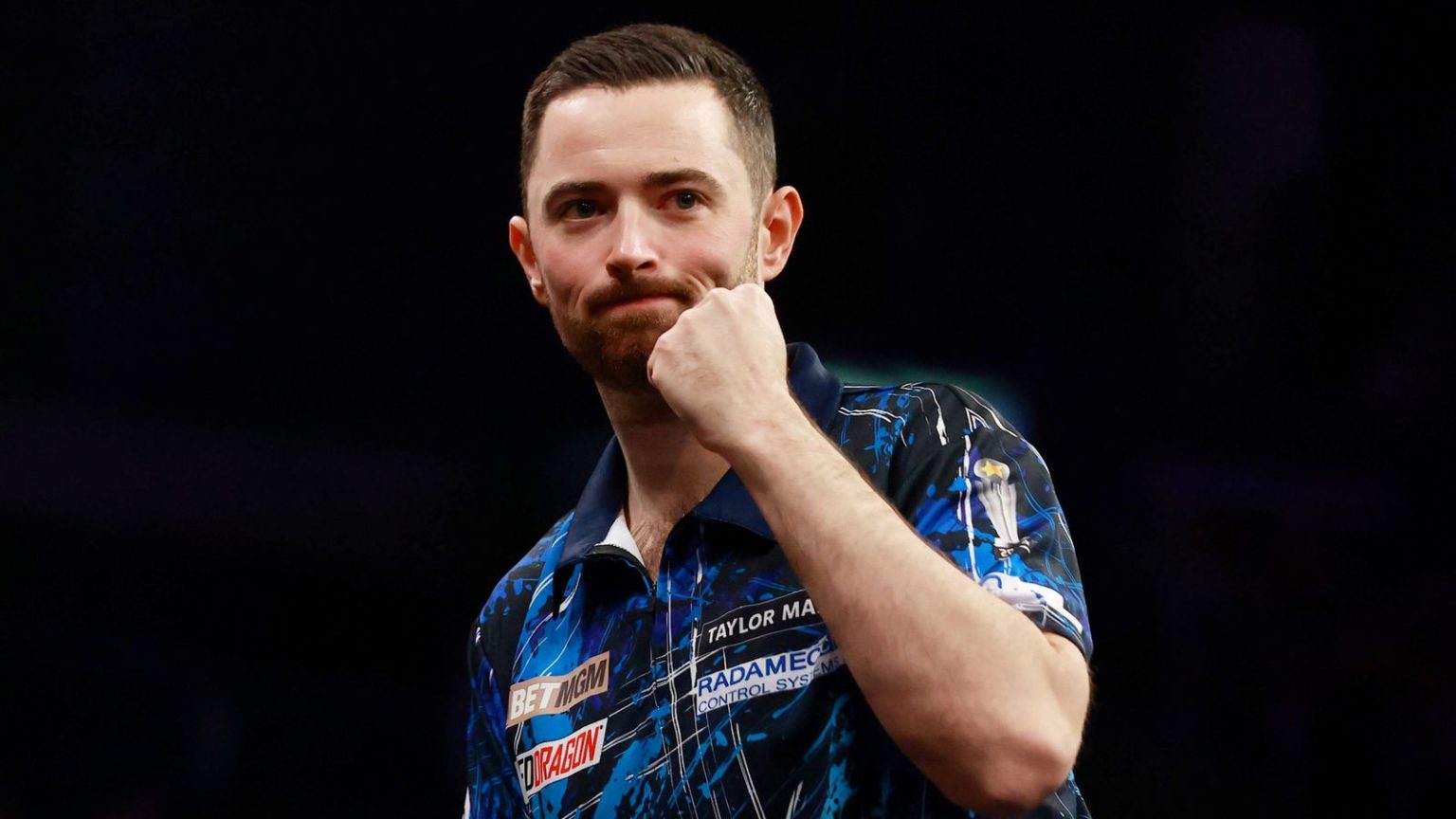 Dart Liga Premier 2025: Luke Humphries Breezes untuk menang malam pembukaan di Belfast saat Michael Van Gerwen mengalahkan Luke Littler di Classic | Berita Darts