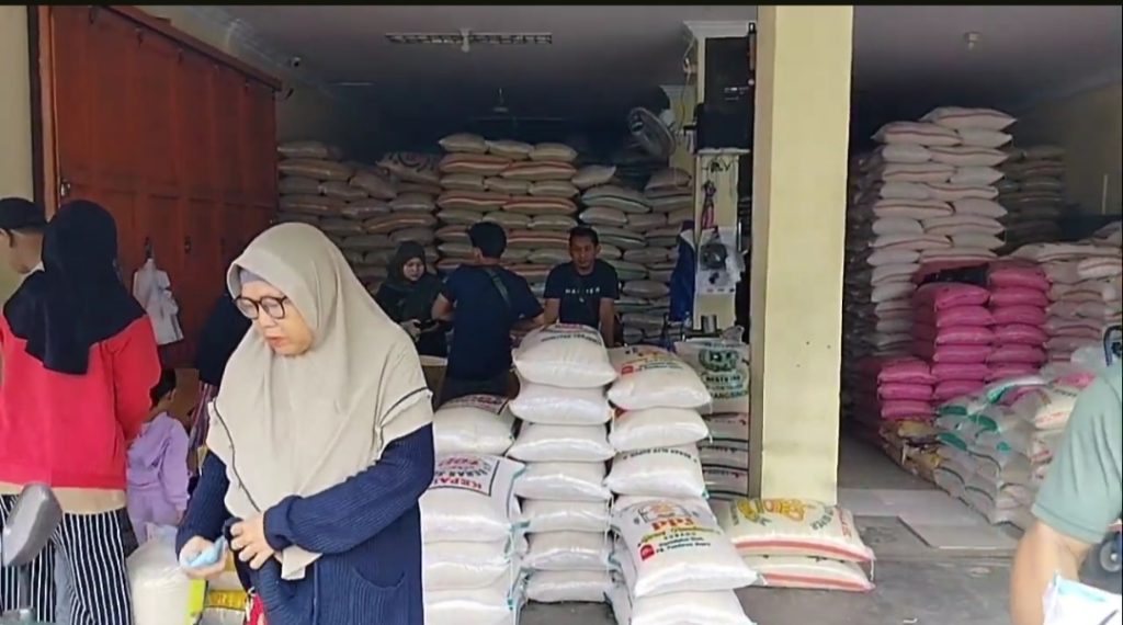 Di depan Ramadhan harga makanan dasar di Subang merangkak ke atas