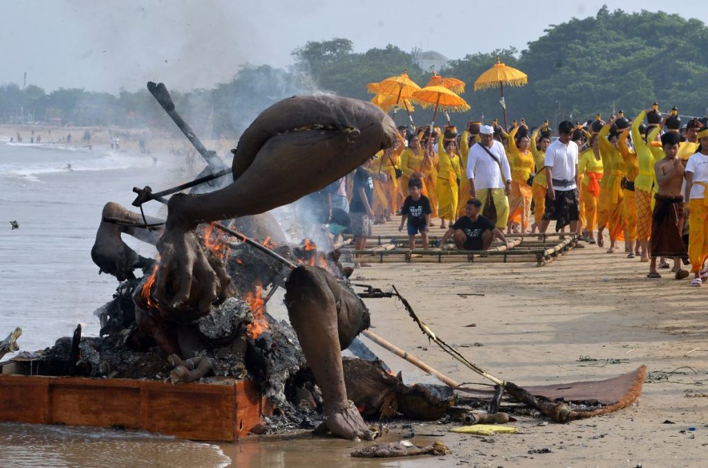 Direnungkan sambil menikmati kedamaian pada saat Nyepi