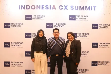 ESA University Unggul sebagai Mitra Universitas di Indonesia CX Summit 2025