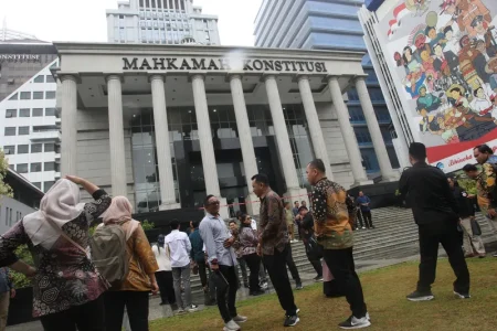 Efisiensi anggaran, gaji karyawan MK hanya cukup hingga Mei 2025