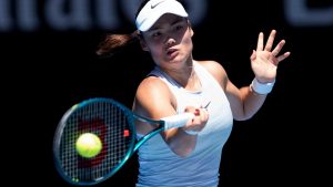 Emma Raducanu menangis setelah didekati oleh manusia dengan ‘perilaku terpaku’ di Kejuaraan Tenis Dubai | Berita tenis