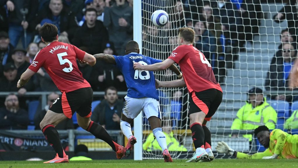 Ref Watch: Muda, Lewis-Skelly, Zabarnyi Panggilan dan banyak lagi