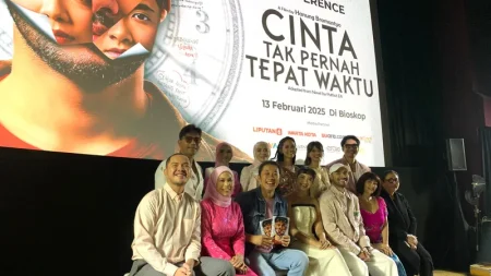 Film Cinta tidak pernah tepat waktu menggambarkan ketakutan pria tentang komitmen