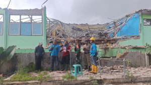 Hujan deras, atap kamar Garut mts negeri 3 runtuh