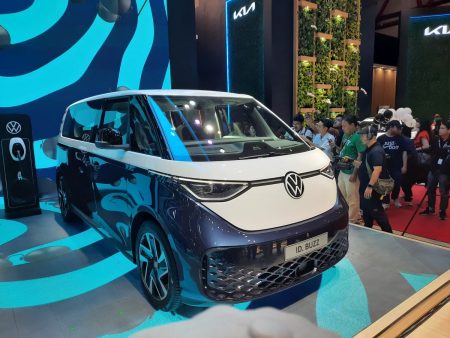 ID Mobil Listrik. Buzz Varian Wheelbase Panjang dari Volkswagen dihargai Rp1.5 miliar