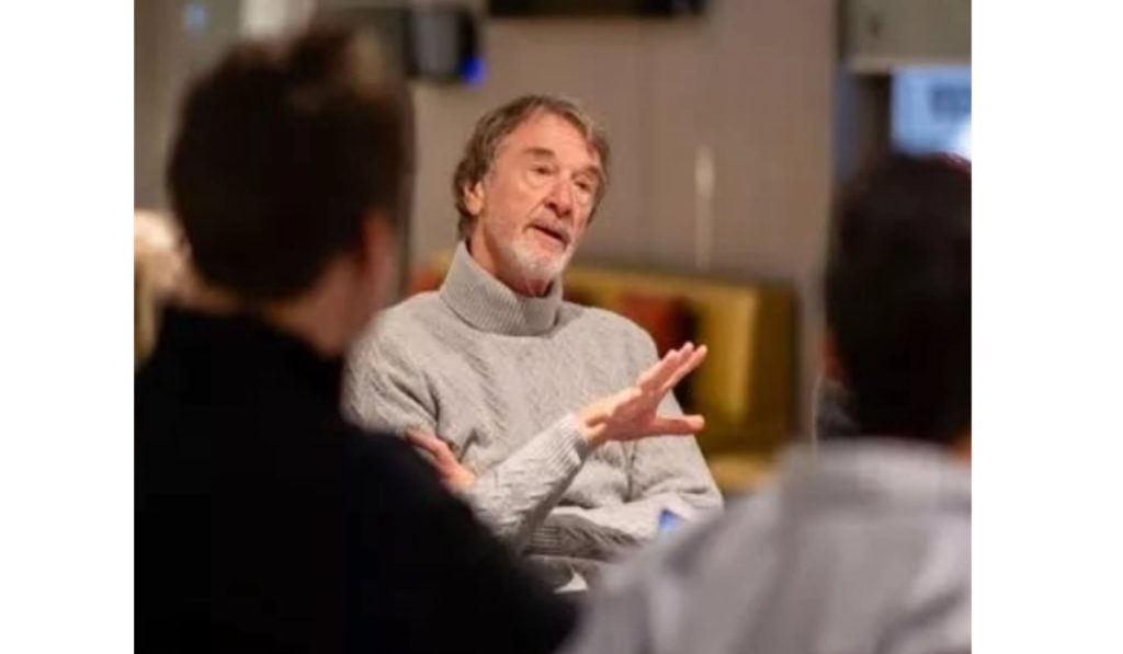 Jim Ratcliffe menerapkan efisiensi menu makan siang untuk para pemain Manchester United