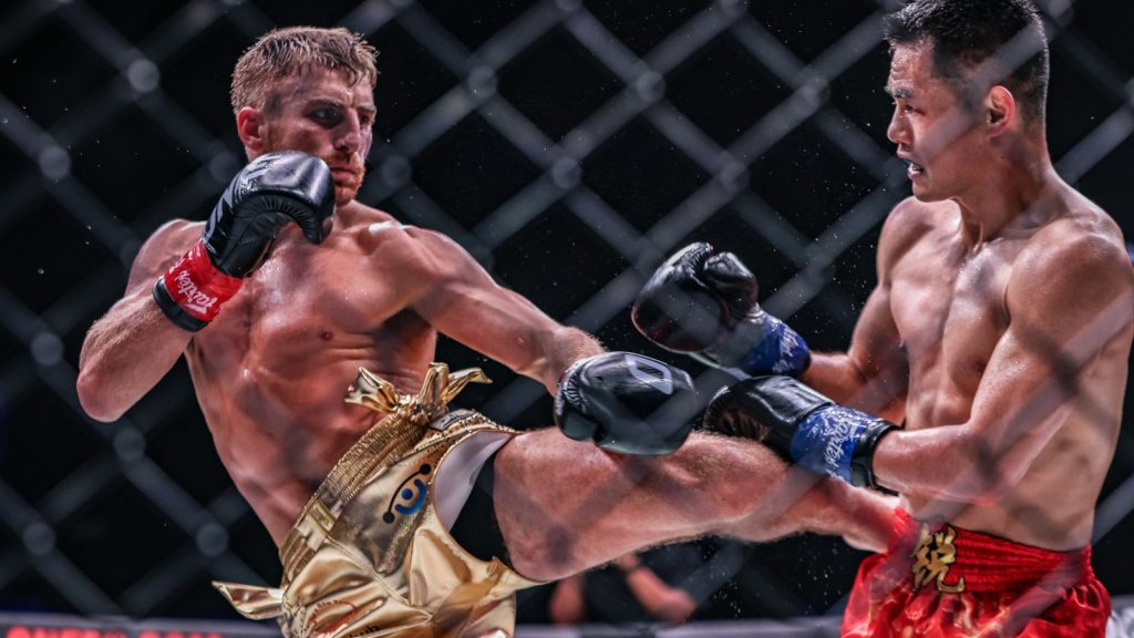 Jonathan Haggerty mempertahankan Judul Dunia Kickboxing, seperti Jake Peacock mengklaim Muay Thai Win | WWE News