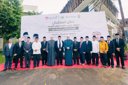 Kanselir Universitas Al-Azhar Mesir menawarkan beasiswa untuk mahasiswa sekolah asrama Islam Darunnaji