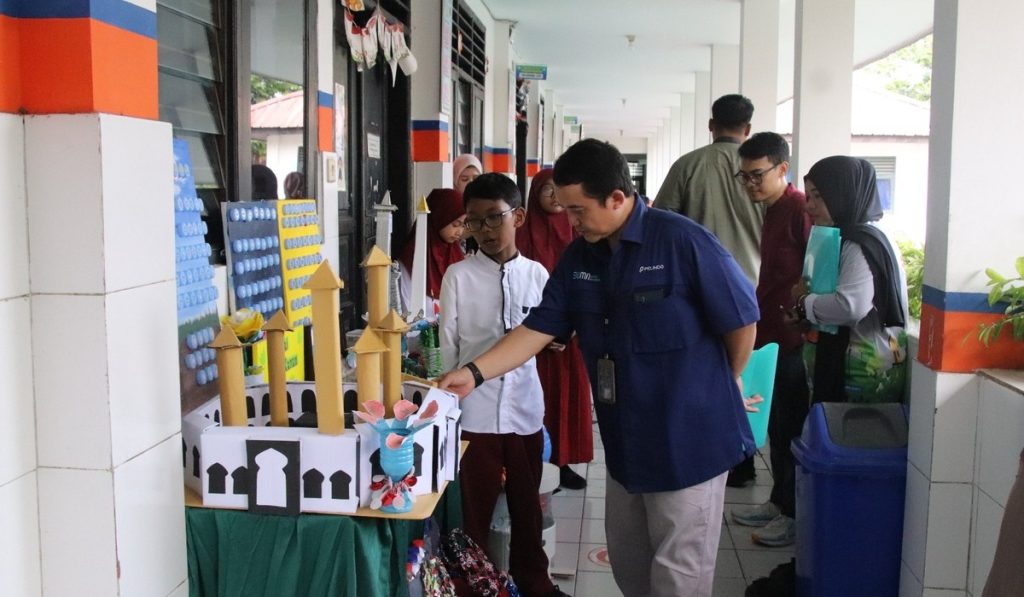 Kegiatan Daur Ulang Bantuan Meningkatkan Perhatian Anak -Anak terhadap Lingkungan