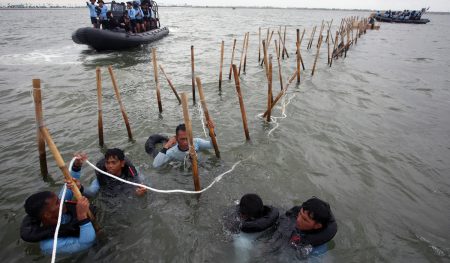 Kepala Desa Pembuatan Pagar Laut Tangerang didenda Rp. 48 miliar