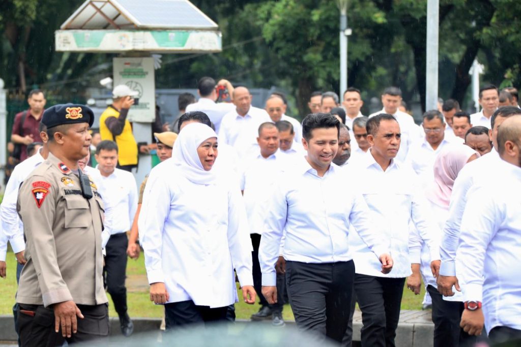 Kepala regional diharuskan untuk menyerahkan kepada Presiden Prabowo Subianto