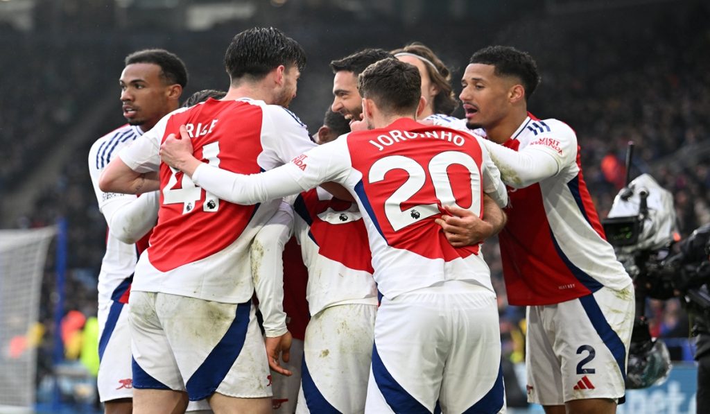 Komporasi Liga Premier Bahasa Inggris Arsenal memotong jarak dengan Liverpool