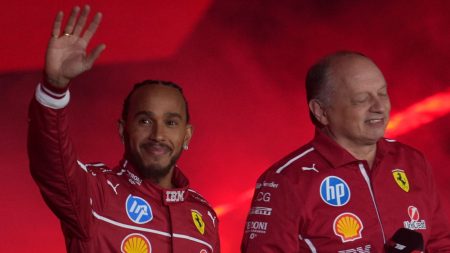 Lewis Hamilton membuktikan ‘cocok dengan sempurna’ dengan Ferrari, kata Kepala Sekolah Tim Fred Vasseur saat SF-25 diluncurkan | Berita f1