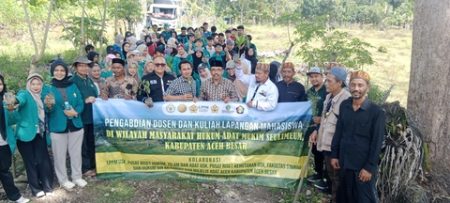 Mahasiswa massal USK dan Uin ar-raniry Aceh Lecture Field di tanah Ulayat lereng gunung berapi seulawah agam