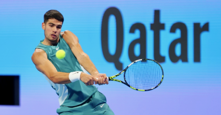 Memenuhi Syarat untuk kuartal -final Tenis ATP 500 Qatar Terbuka 2025 Alcaraz Returns Nardi